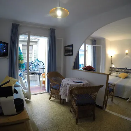 Montserrat Apartment