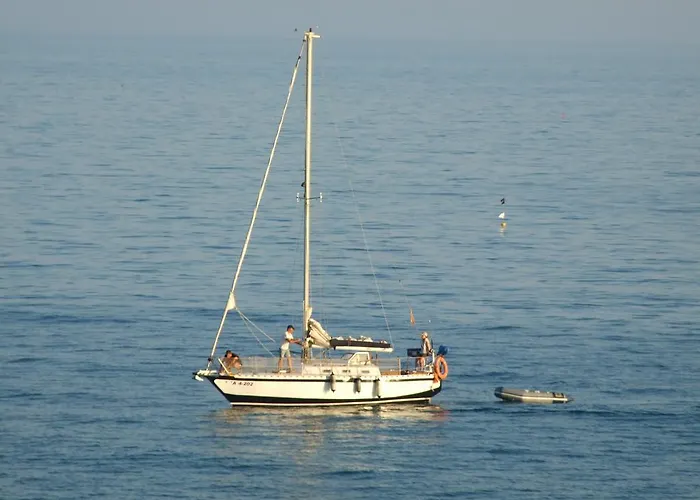 Montserrat Apartament *